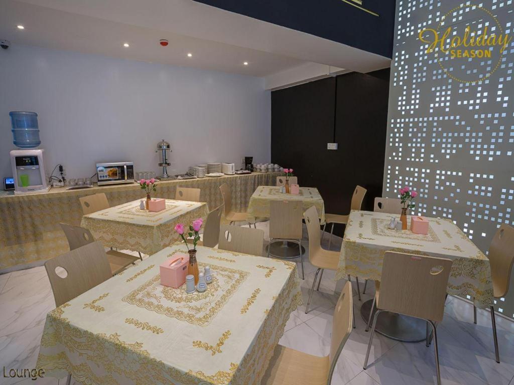 Holiday Season Motel Γιανγκόν Εξωτερικό φωτογραφία